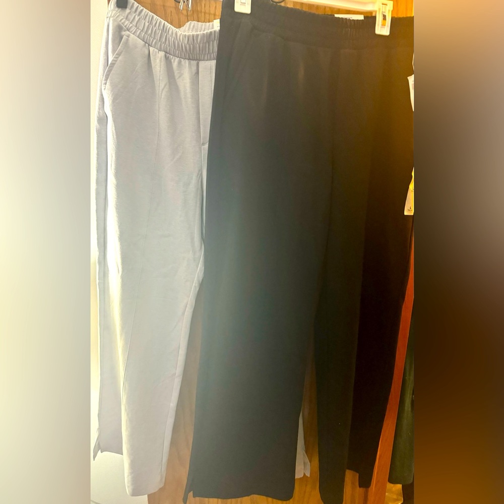 NWT Two Pairs of Women’s Old Navy Dynamic Fleece Trousers Size Large